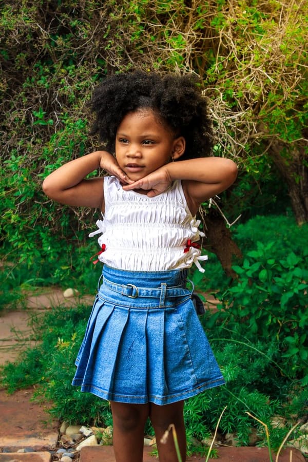 Conjunto Blusa e Saia Jeans